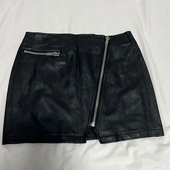 Sans Souci || mini skirt size M black - Picture 1 of 7